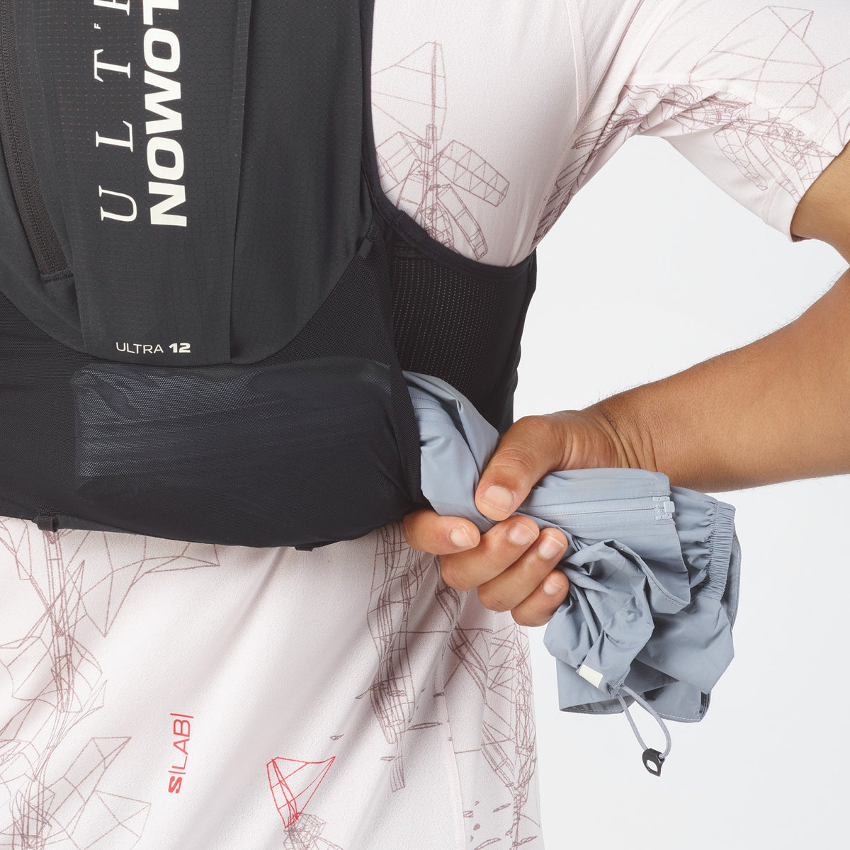 S/LAB ULTRA 12 Unisex Running Vest with flasks included | Salomon Classic