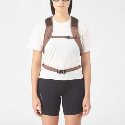 TRAILBLAZER 10 Unisex Hiking Bag | Salomon Quality